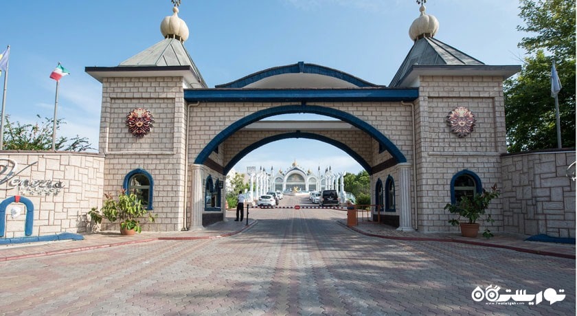 درب ورودی هتل ونیزیا پلس دلوکس ریزورت